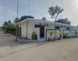 Luk Inn, Huraa